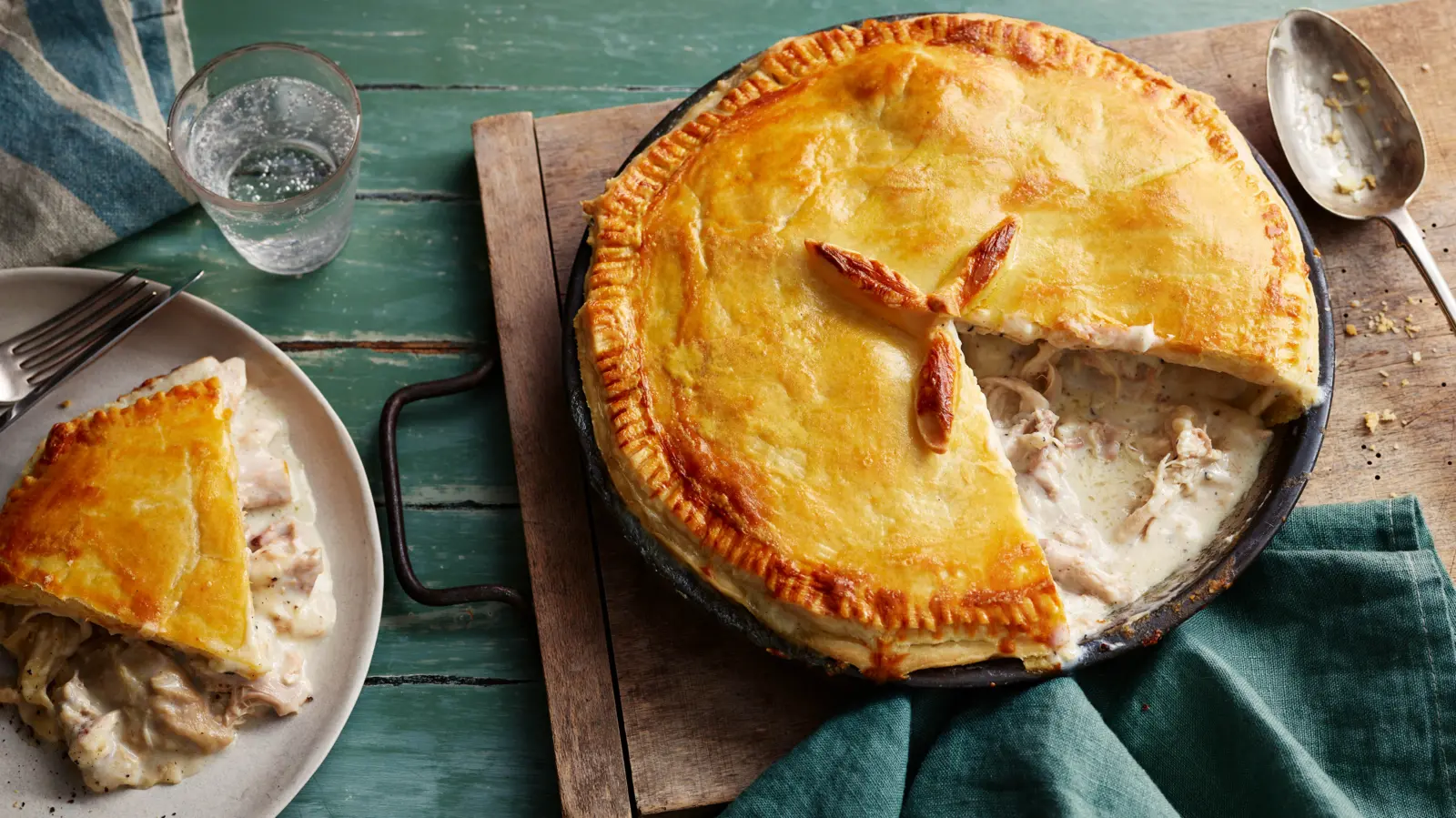 Chicken in White Sauce Pie (Roux-Based)